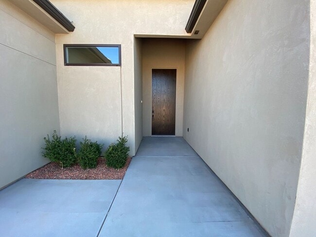 Building Photo - Green Springs Home near Golf Course and Sh...