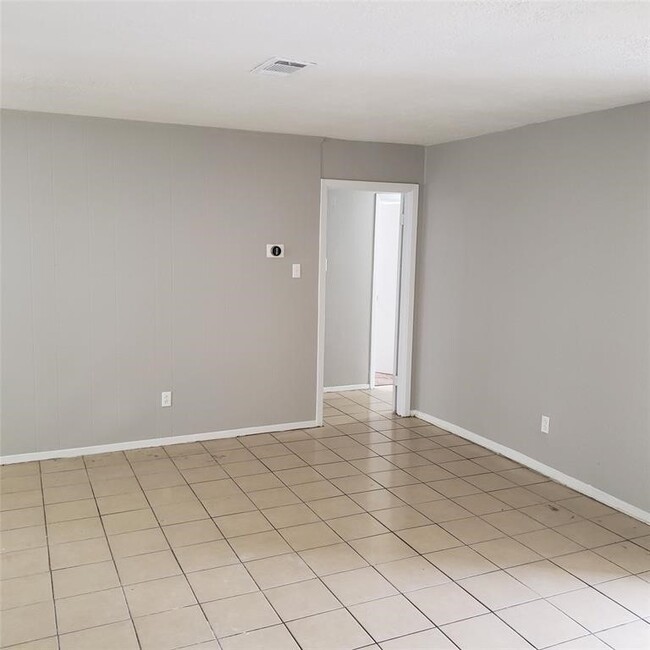 Building Photo - 12931 Southbridge Rd