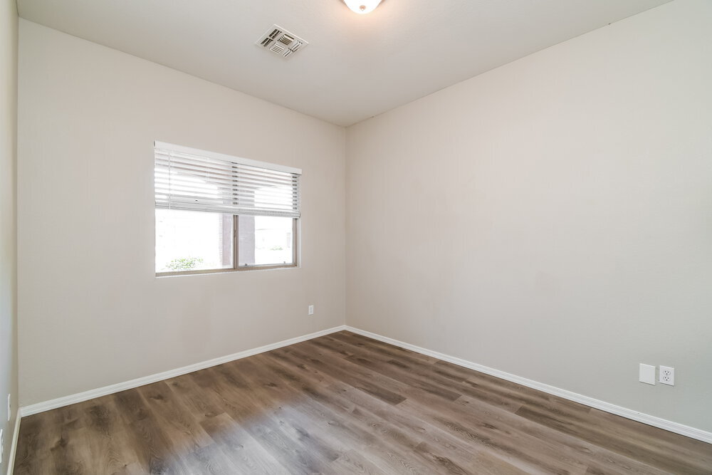 Building Photo - 1142 E Desert Rose Trail