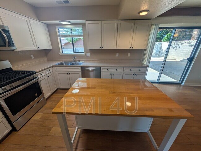 Building Photo - 4800 Choctaw Trail NW