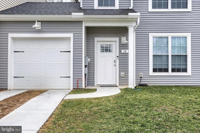 Building Photo - 30 Parkview Dr