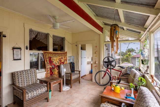 Building Photo - 398 Ohai St