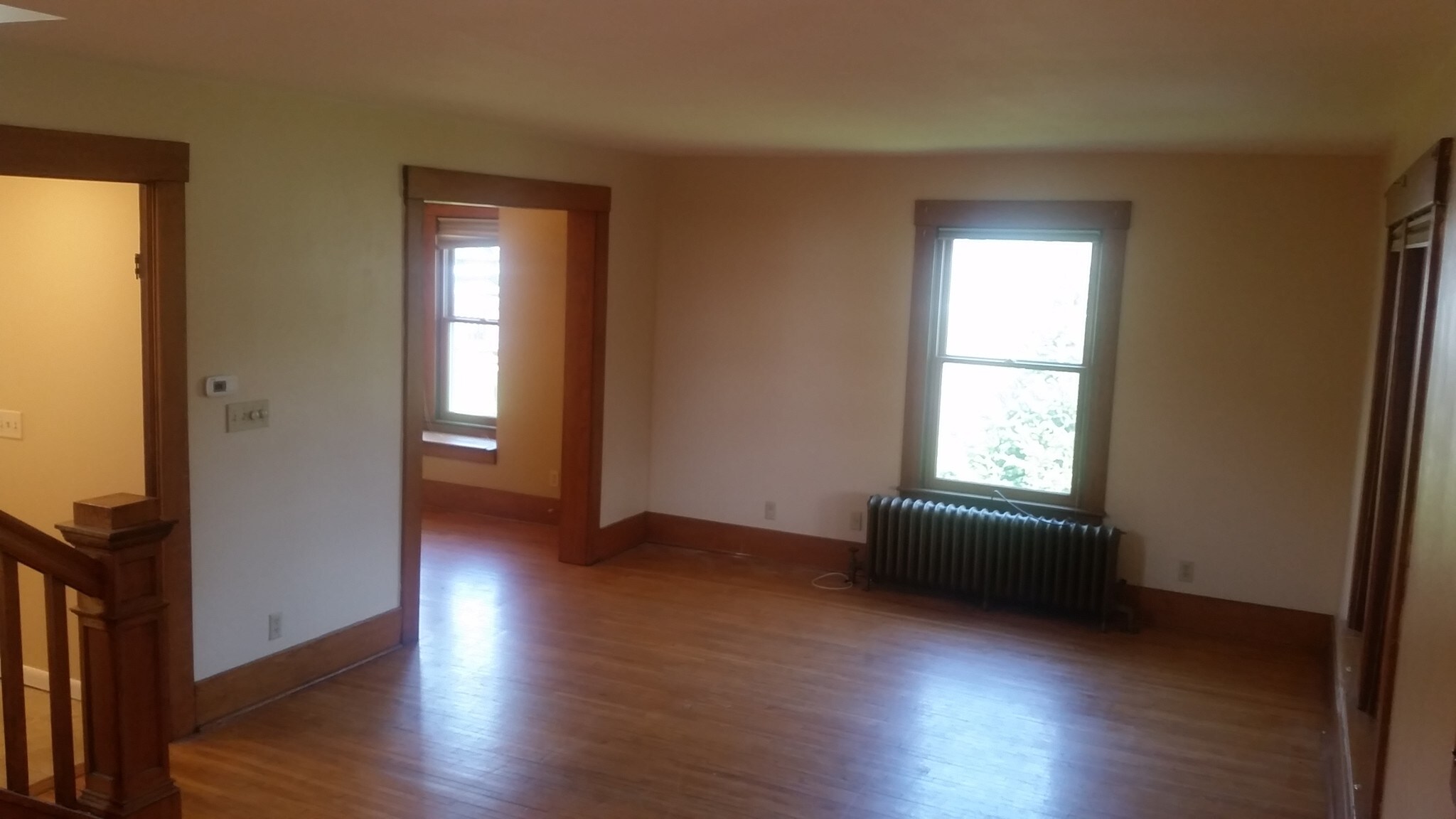Living room - 4607 James St
