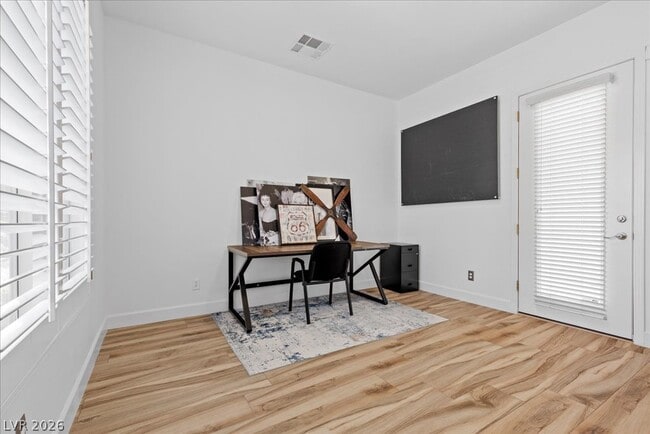 Building Photo - 2204 Trident Maple St