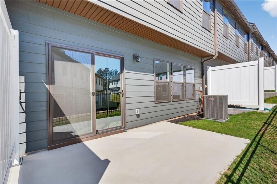 Building Photo - 325 Enchanted Ct