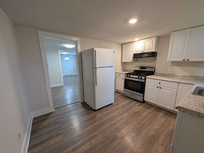 Building Photo - 2 Bedroom Home for Rent