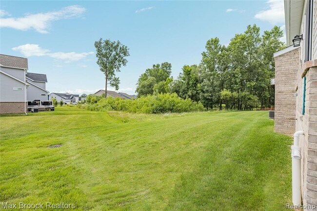Building Photo - 5636 Suffolk Ct
