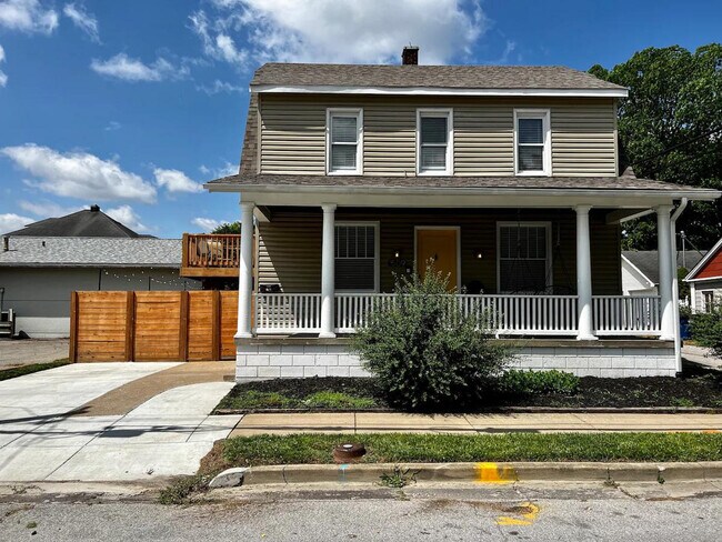 Building Photo - 1509 Clark St