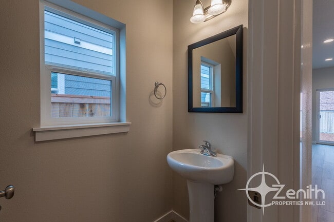 Building Photo - 8509 NE 134th Pl