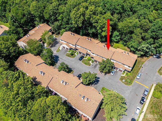 Building Photo - 6 Tulip Ct