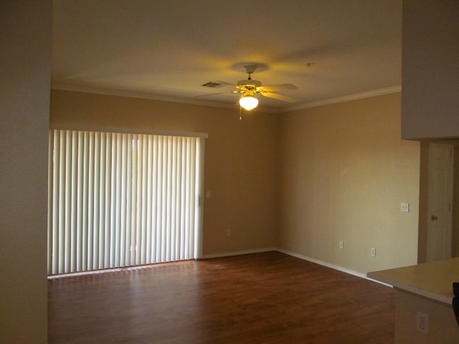 Building Photo - 5401 E Van Buren St