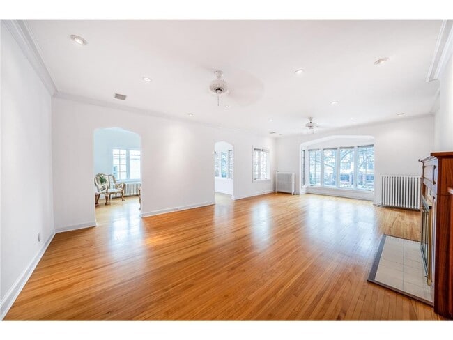 Building Photo - 1721 Humboldt Ave S