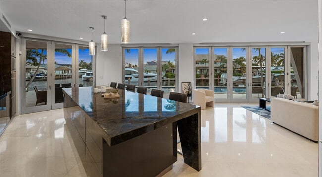 Building Photo - 3300 NE 39th St