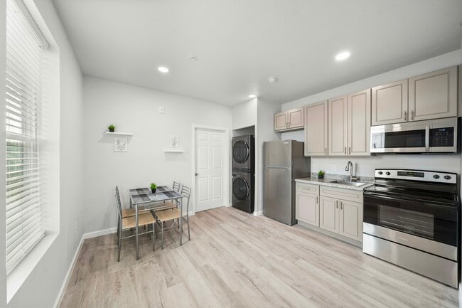 Building Photo - 2805 Church St