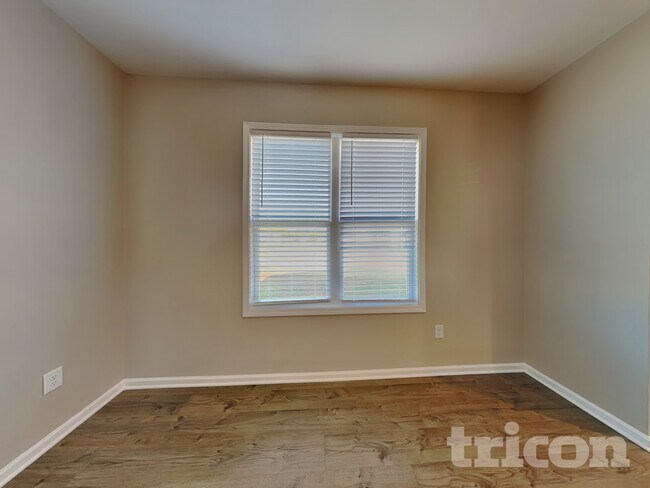 Building Photo - 376 Olde Pl