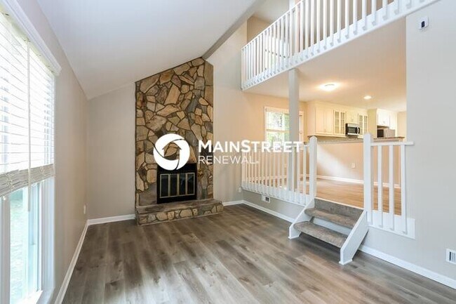Building Photo - 3 Bedroom Pet-Friendly Home in CHARLOTTE, NC with Main Street Renewal