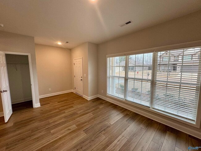 Building Photo - 16824 Demi Dr