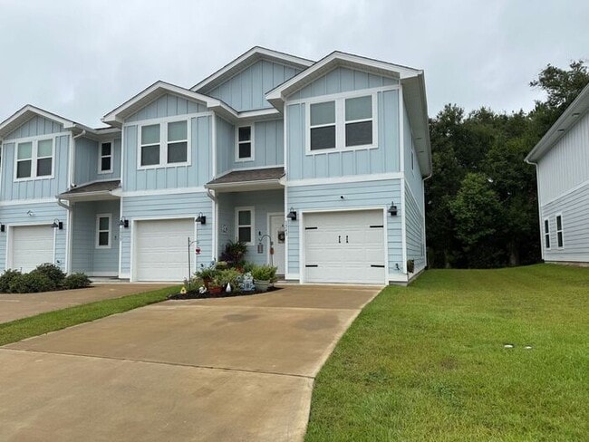 Primary Photo - Pensacola - Admirals Quarters - 3 bedroom,...