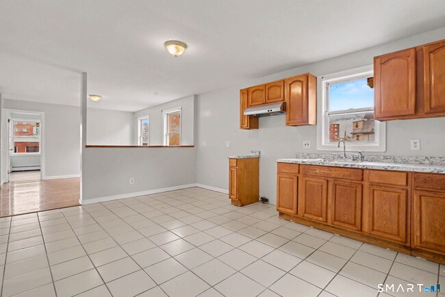 Building Photo - 143 Highland Ave