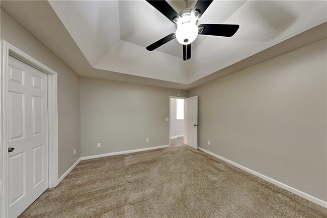 Building Photo - 4783 Lake Park Terrace