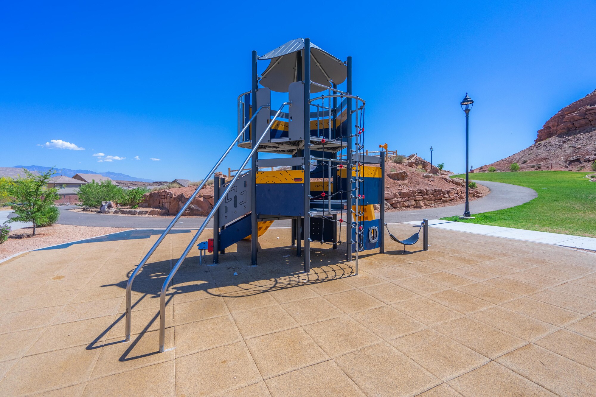 Building Photo - 3158 E Fuchsia Dr