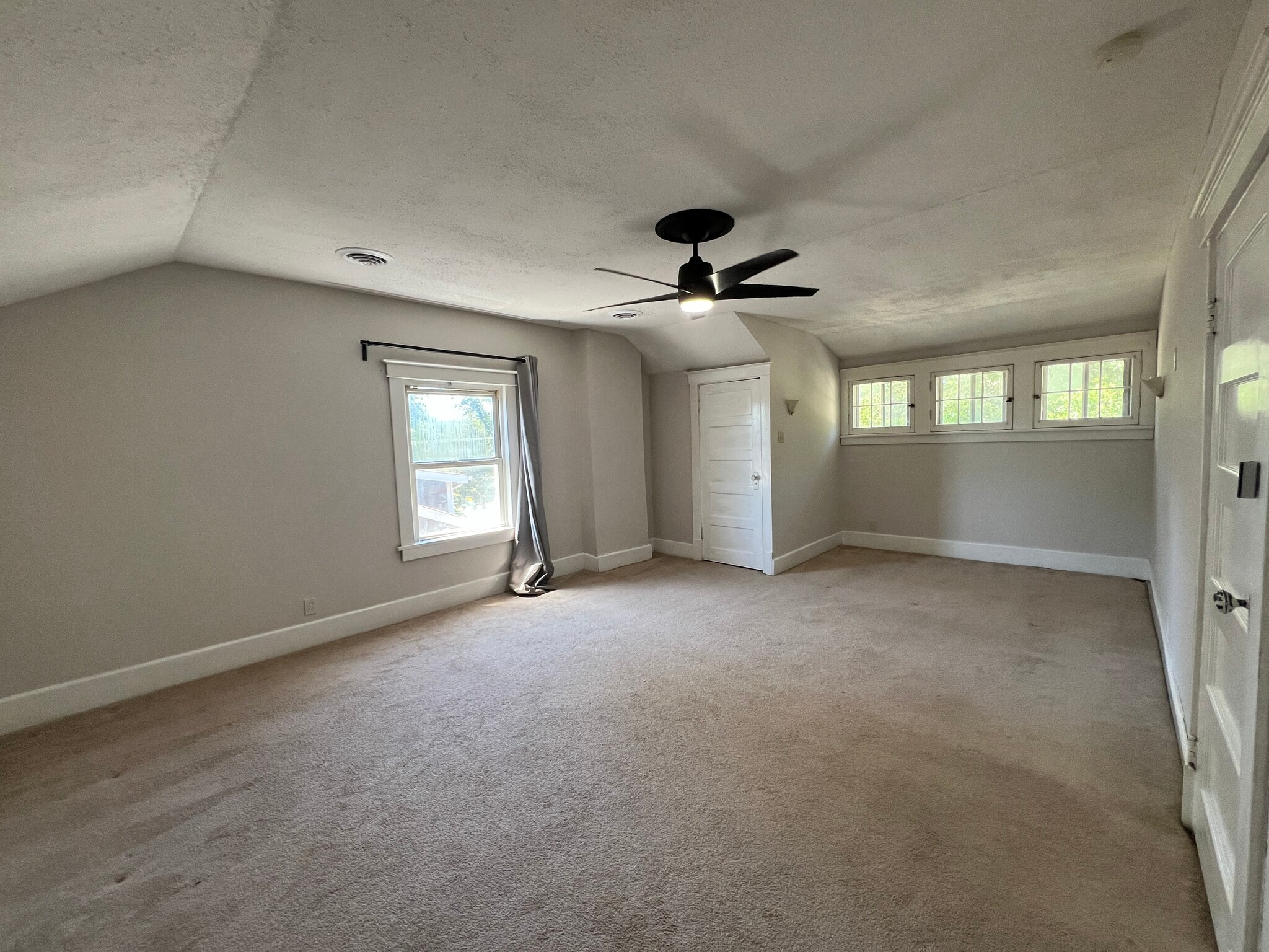 Master bedroom - 8242 Buchanan Ave