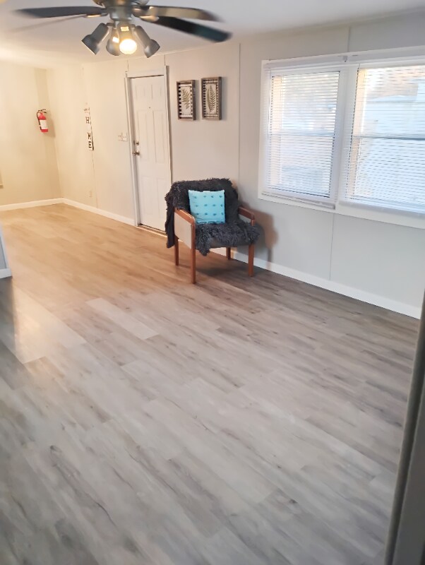 Building Photo - 1100 W Locust St