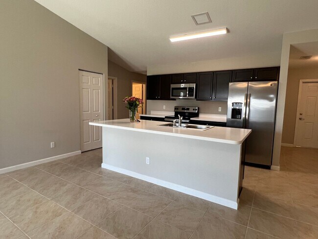 Building Photo - 4/2 In Torino