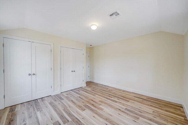 Building Photo - 2939 N Wading River Rd