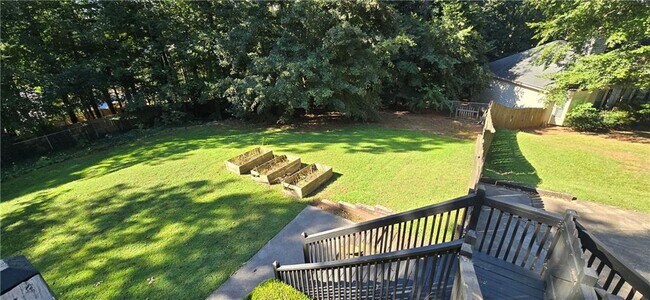 Building Photo - 303 Cacique Ct