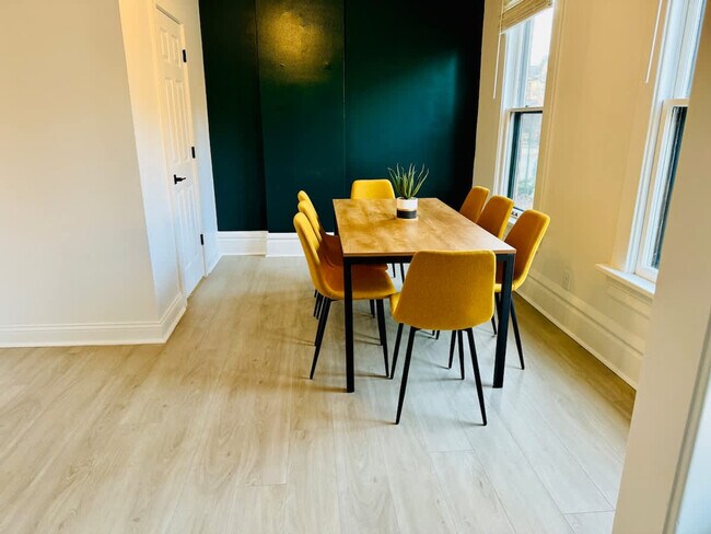 Building Photo - 309-311 West 4th Avenue-SI ID1265639P