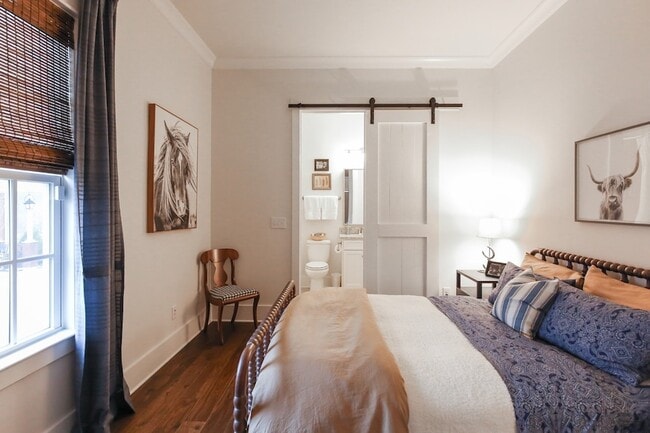 Building Photo - 237 Stephens Valley Blvd