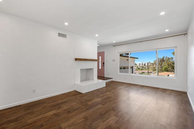 Building Photo - 1007 Winston Dr