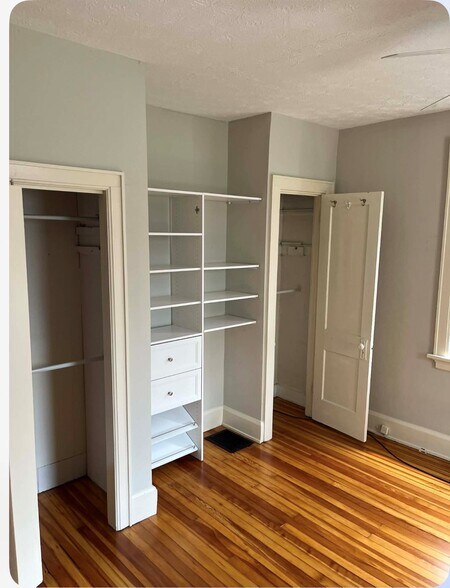 1st bedroom - 4333 Eileen Dr