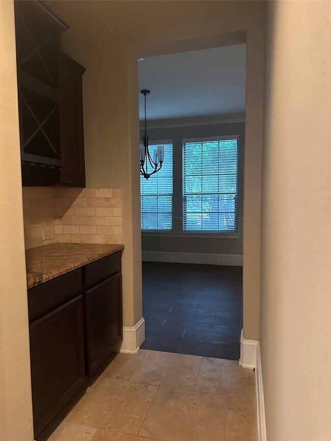 Building Photo - 13915 Sawmill Run Ln