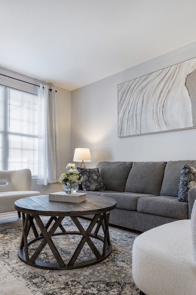 Building Photo - 8232 Concord Ln