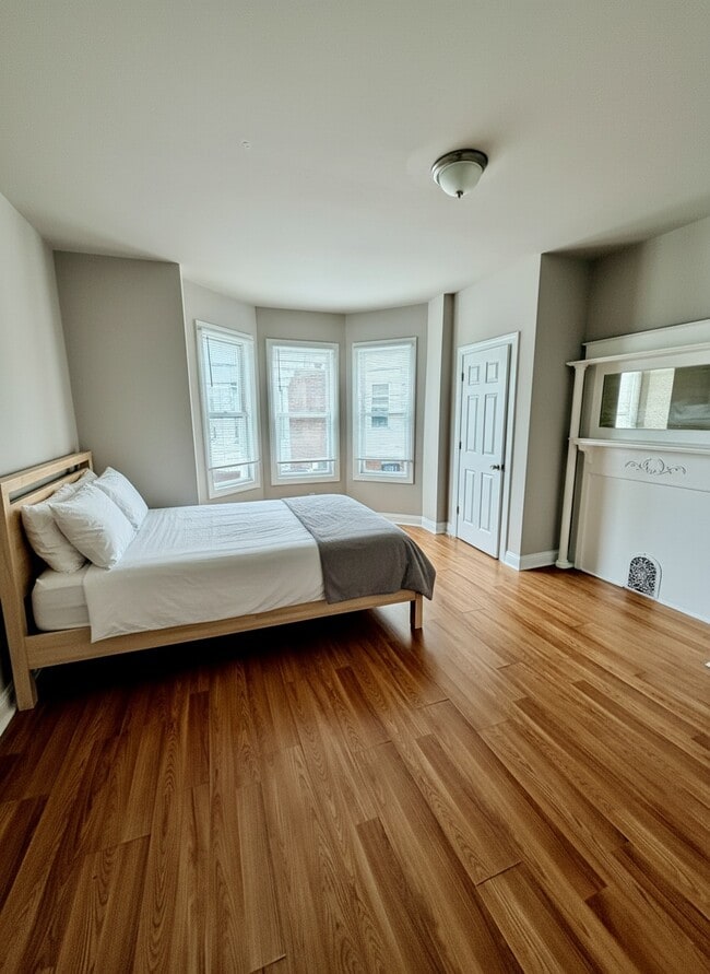 Building Photo - 5537 Harmer St