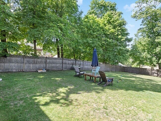 Building Photo - 1145 Boylston St