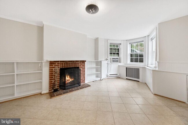Building Photo - 1530 34th St NW