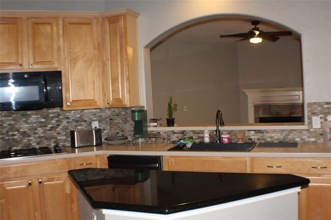 Building Photo - 1718 Heddon Falls Dr