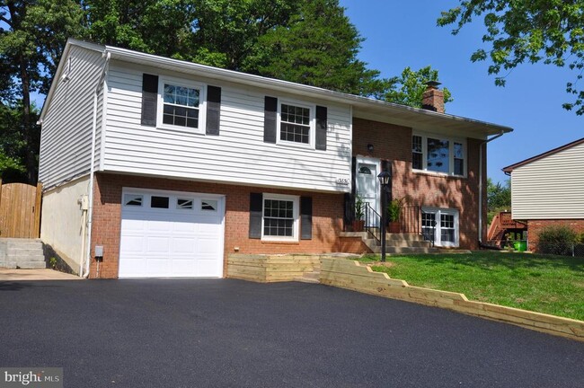 Building Photo - 13831 Delaney Rd