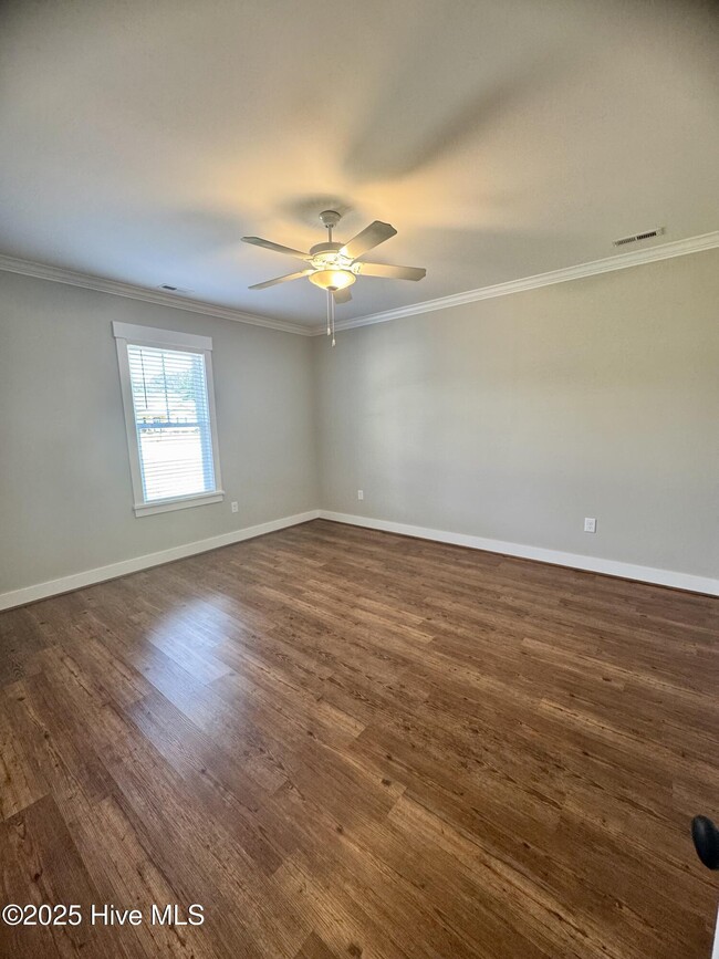 Building Photo - 5105 N Durban Dr