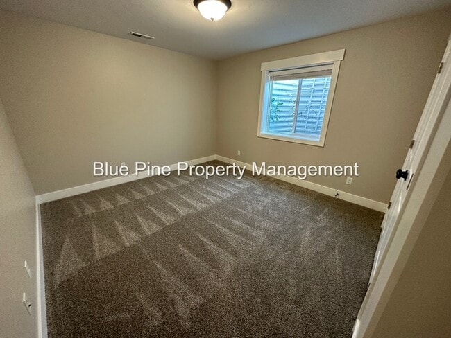 Building Photo - 679 Sterling Dr