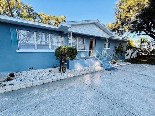 Primary Photo - 748 Parkview Pl