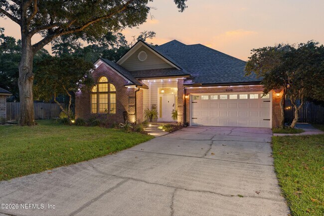 Building Photo - 9370 Jaybird Cir E