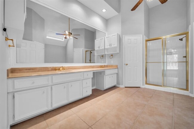 Building Photo - 3827 Bratton St