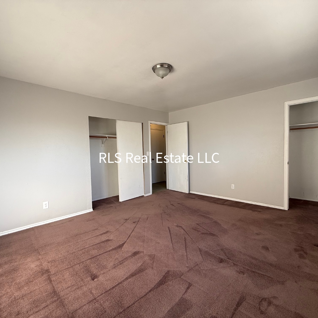 Building Photo - 1495 E 8600 S