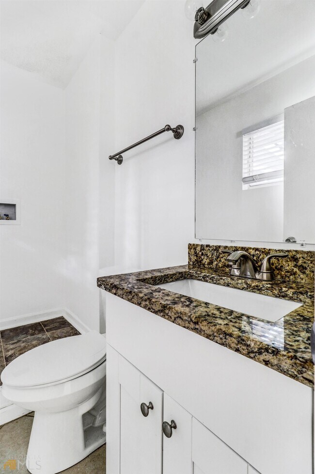 Building Photo - 2537 Bonnybrook Dr SW