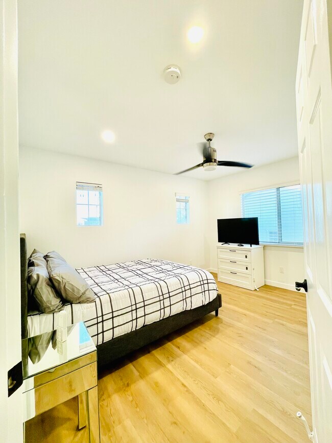 Building Photo - 38343 Bonino Dr