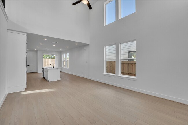 Building Photo - 4320 Avron Dr